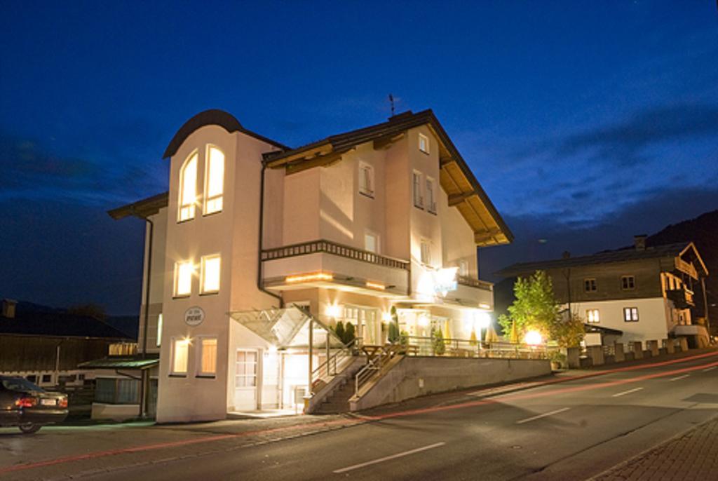 Apartmenthaus Brixen & Haus Central Brixen im Thale Esterno foto